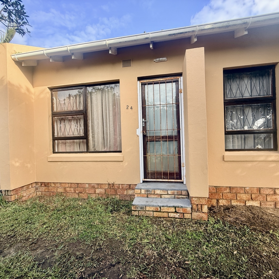 2 Bedroom Property for Sale in Overbaakens Eastern Cape